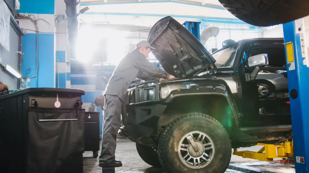 When to Book a Land Rover Repair